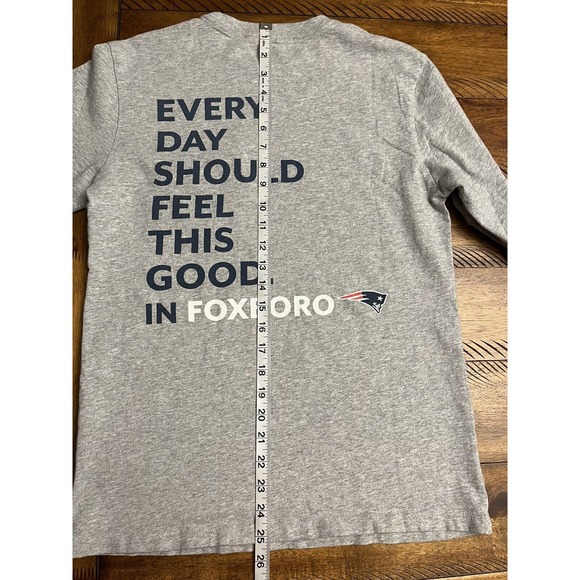 NEW ENGLAND PATRIOTS Vineyard Vines NFL XS Long Sleeve T Shirt FOXBORO Rare Find - Picture 8 of 8